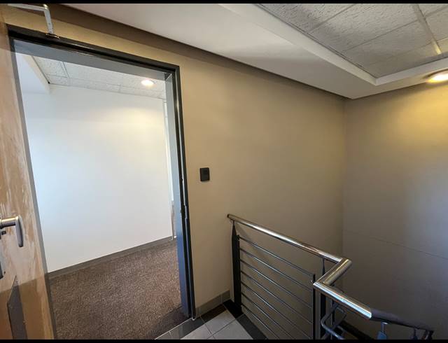 222M² OFFICE TO LET IN CENTURY CITY